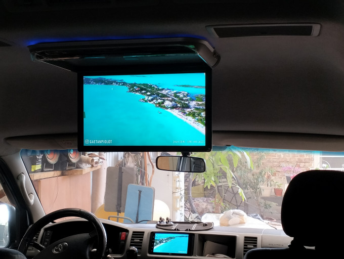 Телевизор + ТВ Приставка в минивэне